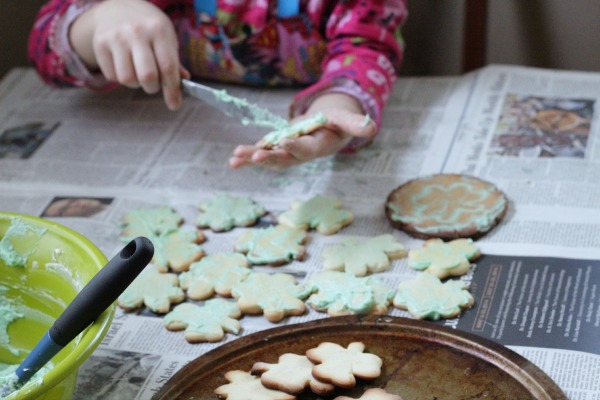 making shamrock cookies