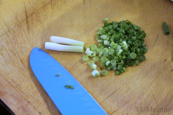 tasty tuna cakes green onion prep