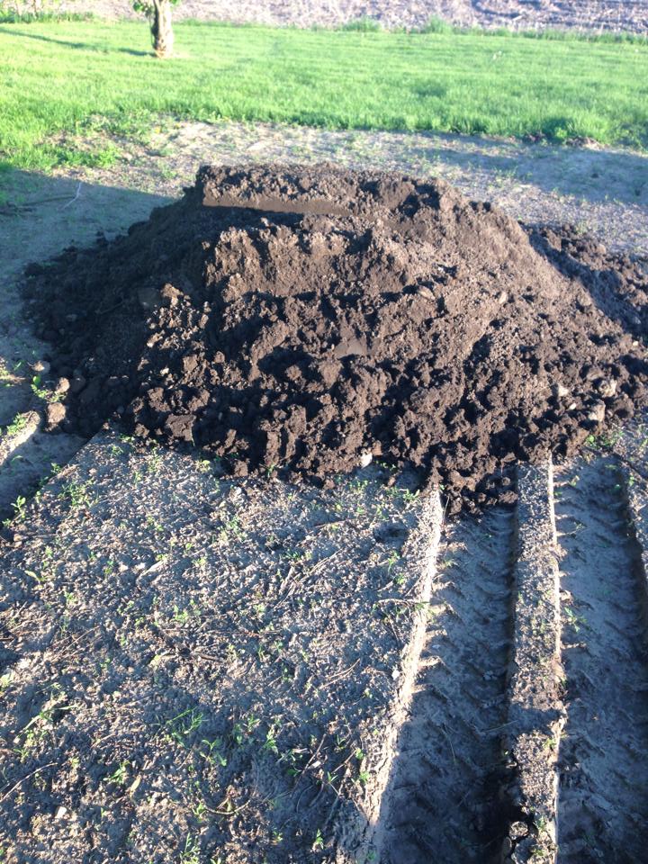 trash to treasure garden top soil - YUM eating