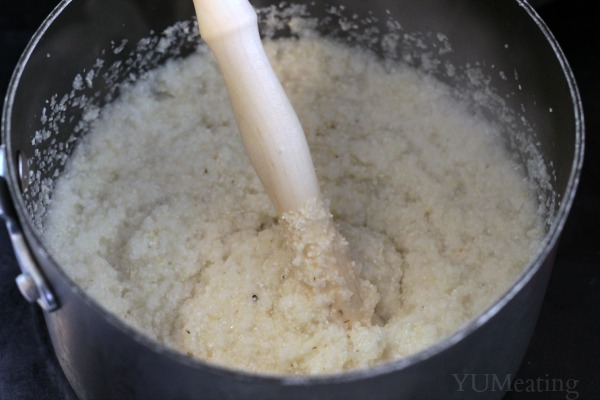 cooked grits with spurtle
