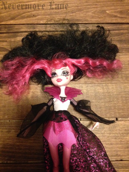 Is this dolls hair rerooted or cut it feels really smooth : r/MonsterHigh