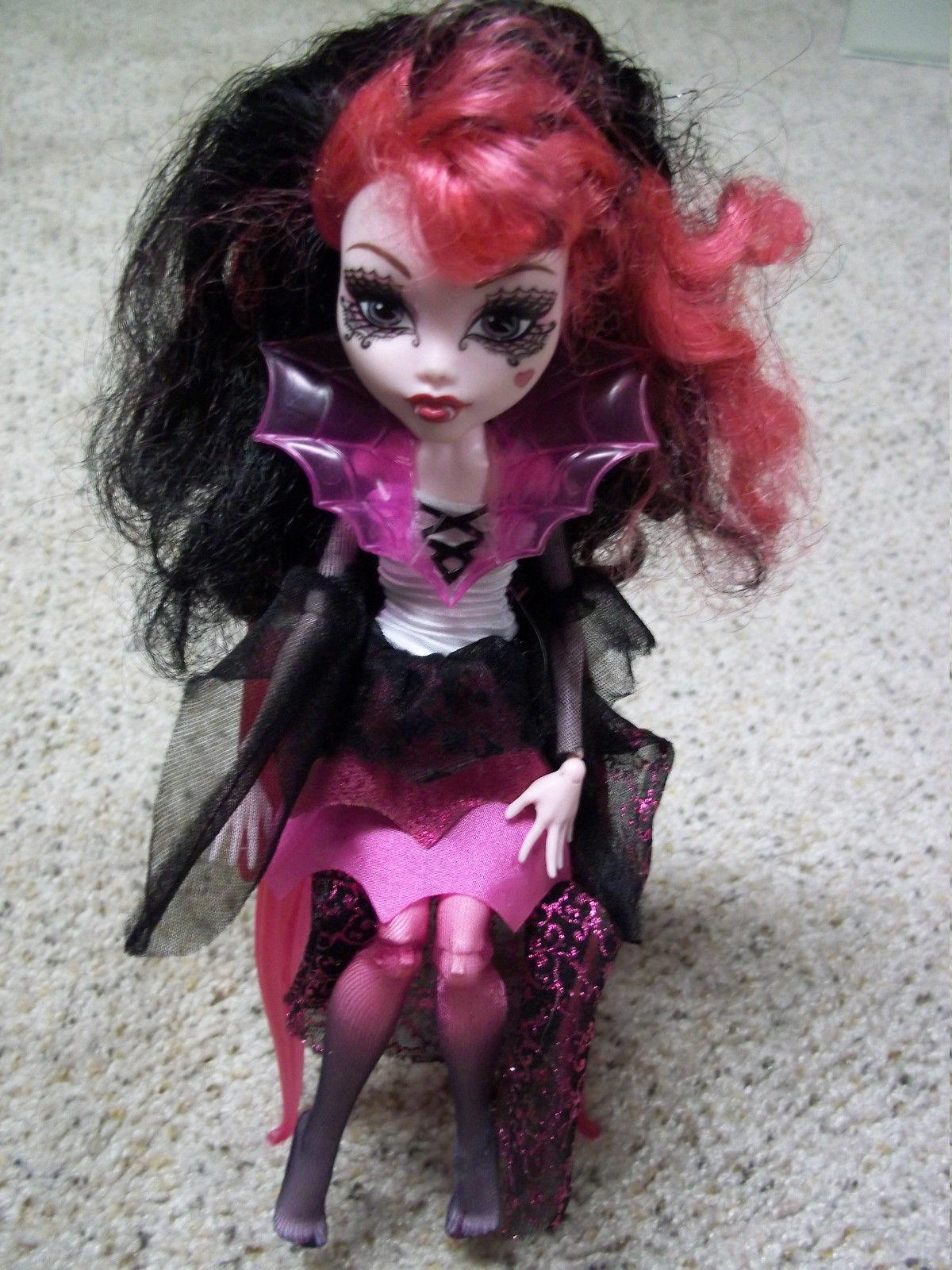 How to Fix Frizzy Monster High Doll Hair - Nevermore Lane