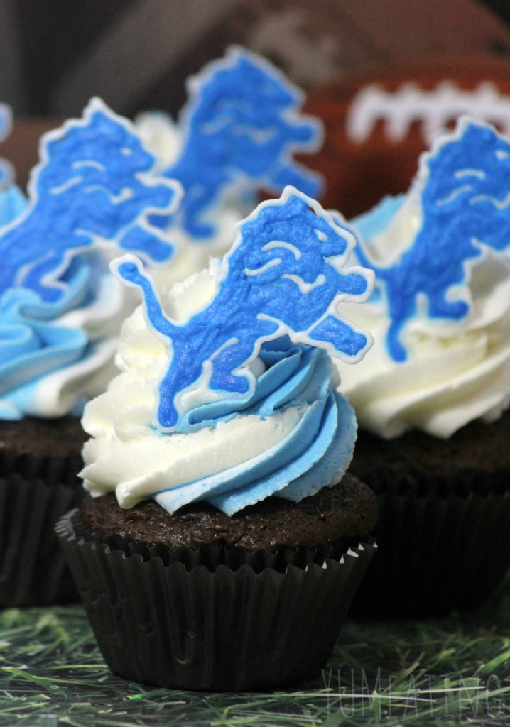 Detroit Lions Chocolate Cupcakes #Detroit #Football 