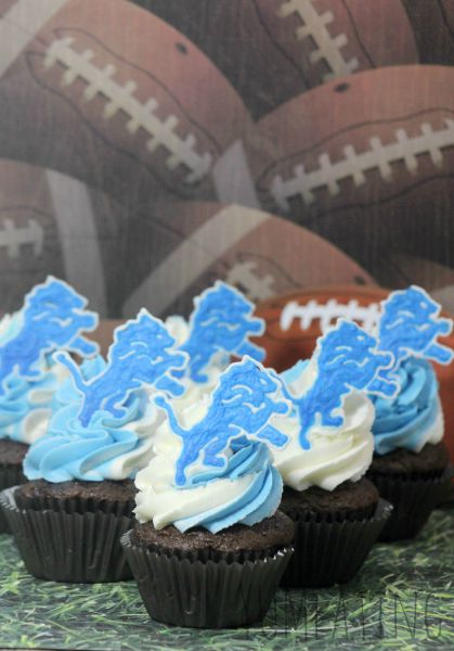Detroit Lions Chocolate Cupcakes #Detroit #Football 