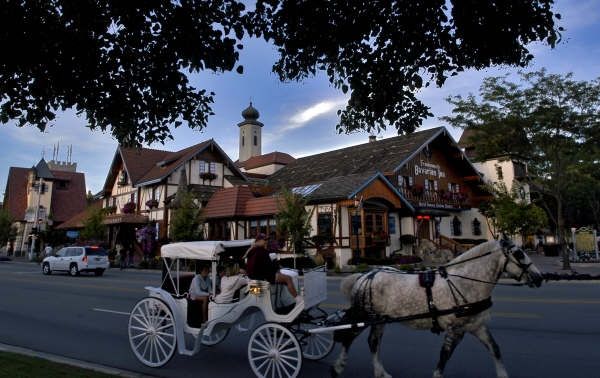 Your Perfect Stay in Frankenmuth, MI | Nevermore Lane #Travel 