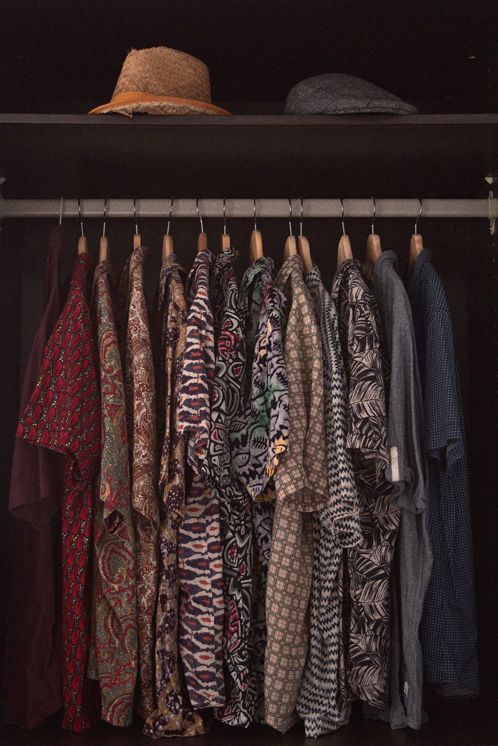 How Professionals Help in Maintaining an Organized Closet Year-Round