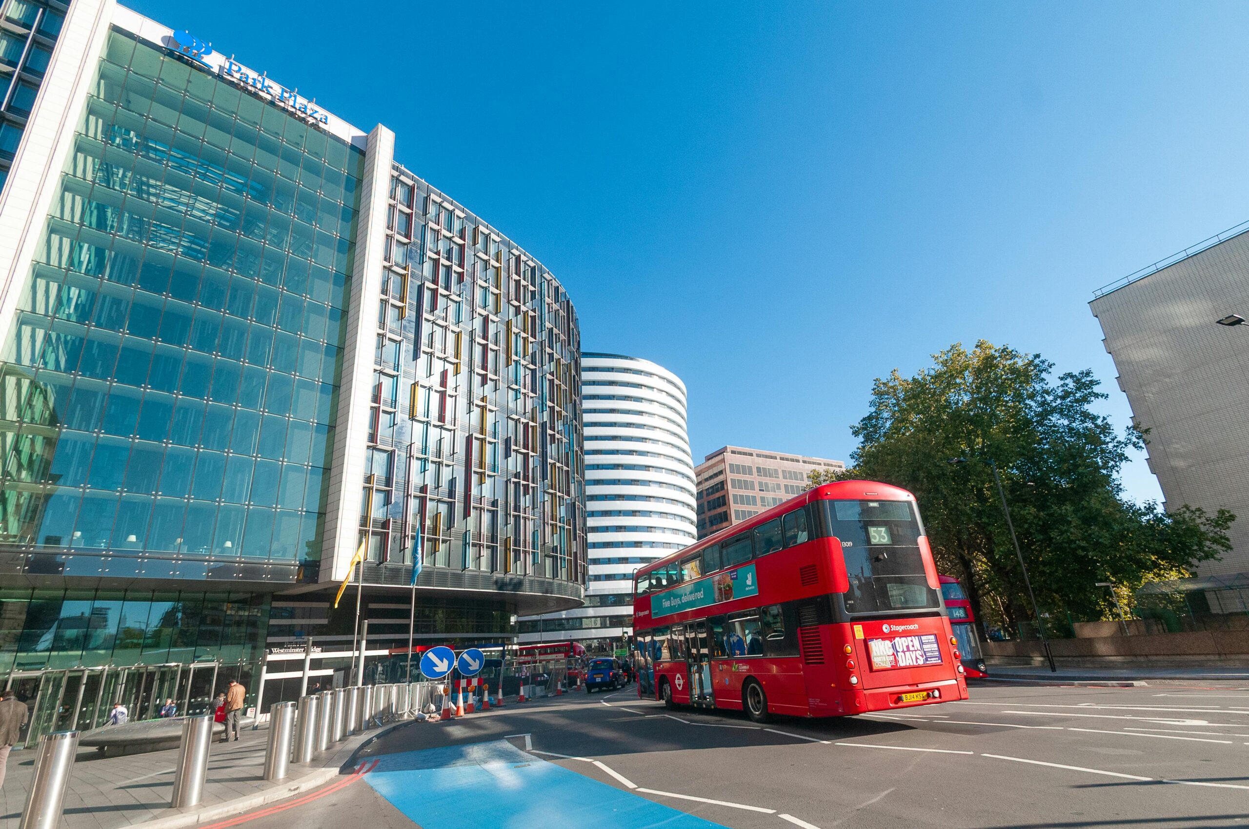 Ride in Style: Why Leisure Car Travel Is the Ultimate Way to See the City